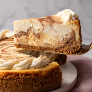 Cinnamon Roll Cheesecake