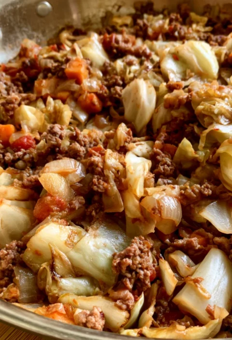 Hearty Ground Beef and Cabbage Skillet Recipe