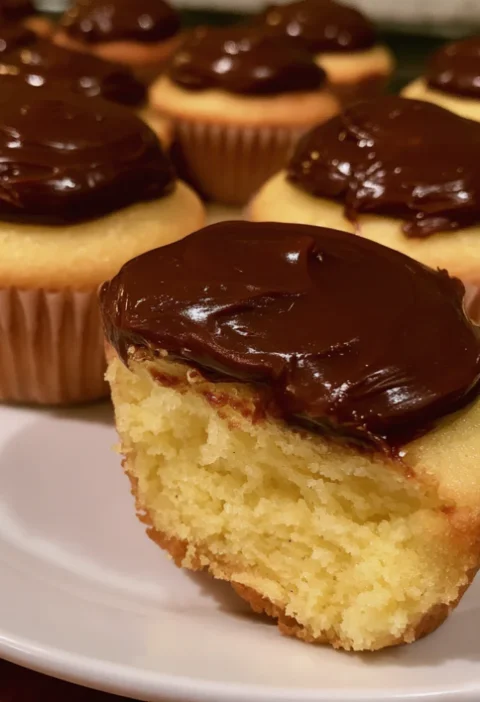 Boston Cream Pie Cupcakes